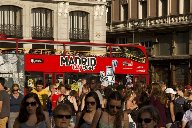 Πώς και γιατί η Μαδρίτη διώχνει την Airbnb: Ο λόγος που η πρωτεύουσα της Ισπανίας κάνει «έξωση» στην γνωστή υπηρεσία